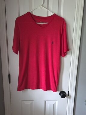Izod Men's V-Neck T-Shirt in Bright Red